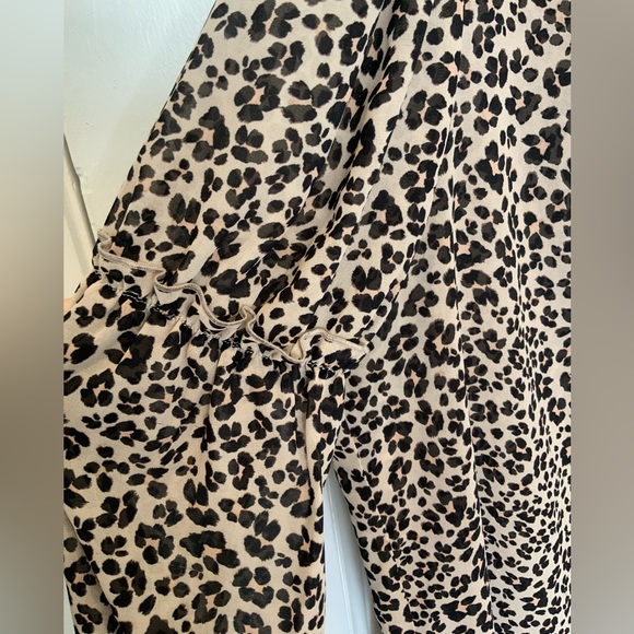 Dynamite Animal Print Long Sleeve Sheer Blouse with ruffled accents
Size M - Picture 4 of 5